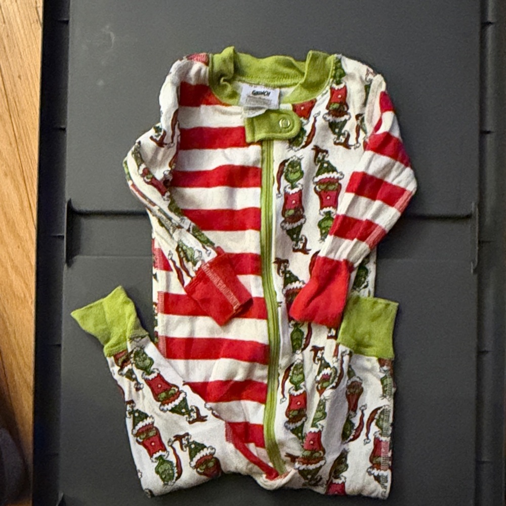 Hannah Andersson grinch zippy 6-12mo
